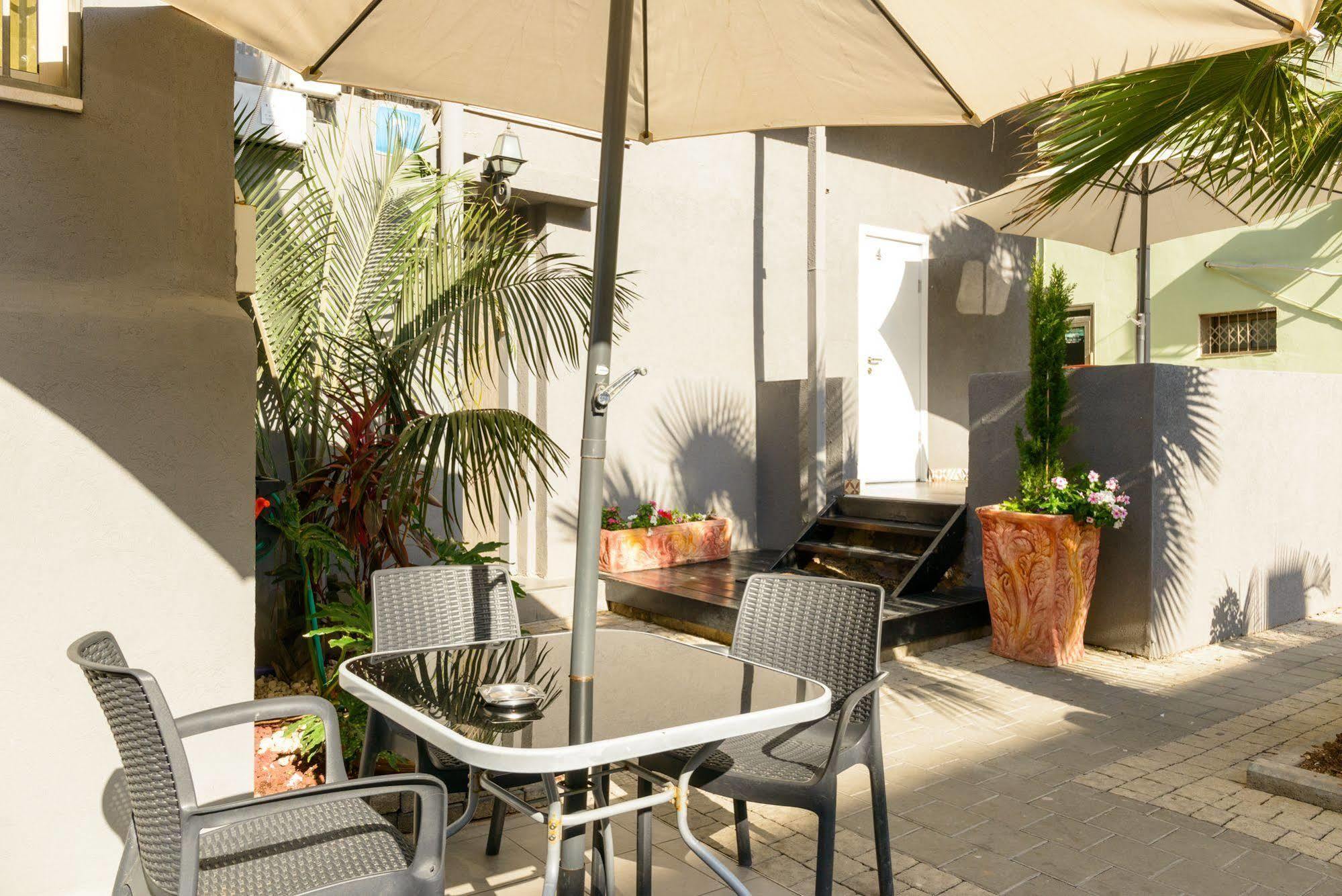 Crown Sea Apart Hotel Tel Aviv Esterno foto